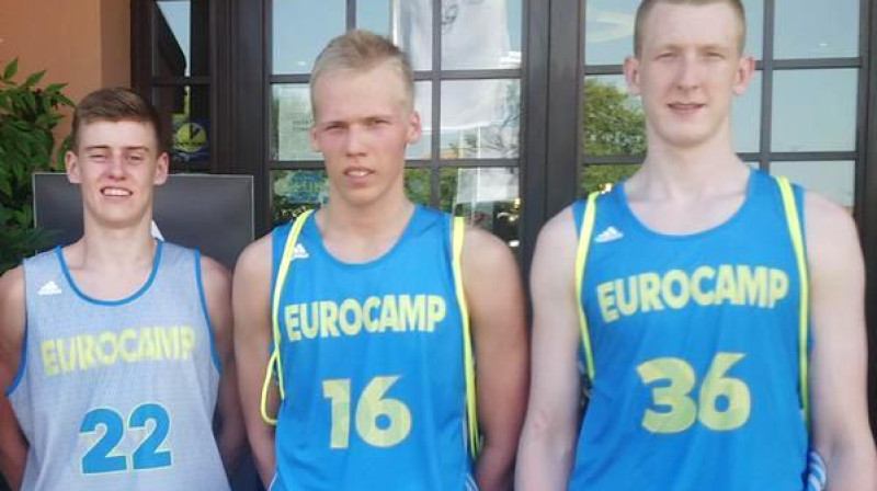 "Eurocamp" dalībnieki Dāvis Geks, Jānis Bērziņš un Rolands Šmits
Foto: Mārtiņš Bērziņš