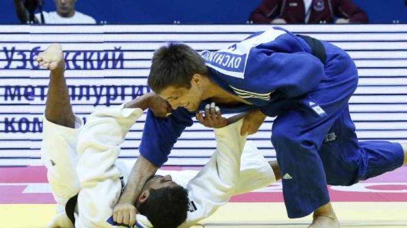 Konstantīns Ovčiņņikovs apstrādā pretinieku
Foto: intjudo.eu