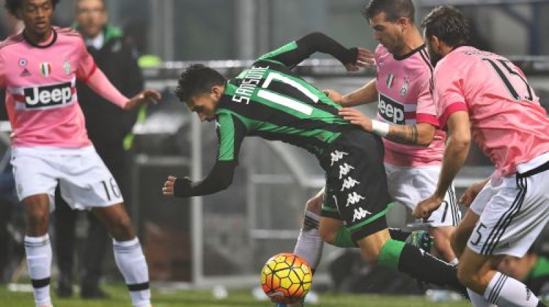 Nikolā Sansone "Juventus" ielenkumā
Foto: AFP/Scanpix