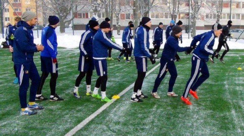 FK "Ventspils" pirmajam treniņam netraucēja ne sals, ne sniegs.
Foto: fkventspils.lv