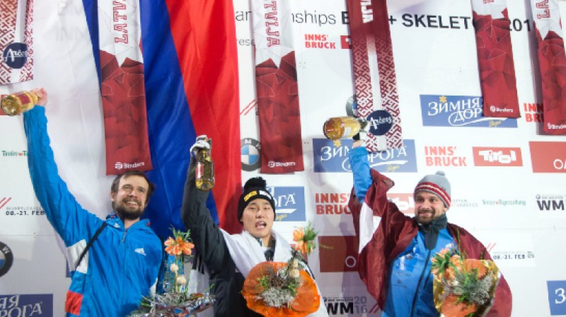 Pasaules čempionāta medaļnieki - Aleksandrs Tretjakovs, Sunbins Juns, Martins Dukurs
Foto: AFP / Scanpix
