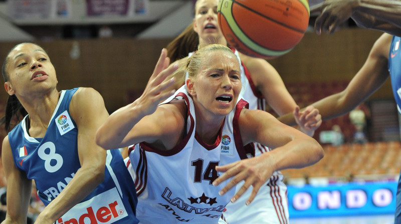 Sieviešu basketbola valstsvienības centra spēlētāja Ieva Kubliņa.
Foto: no grāmatas "Latvijas basketbola valstsvienības: 90 spēes 90 gados"