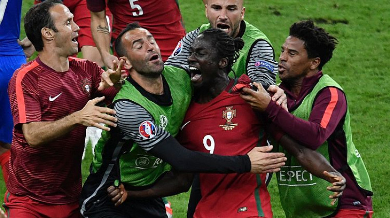 Portugāles uzvaras vārtu autors Eders (priekšplānā)
Foto: AFP/Scanpix