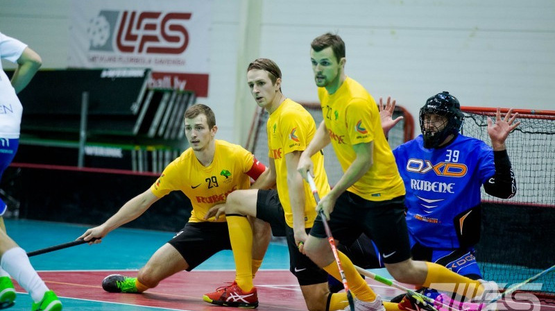 "Rubene" rūpējas par vārtu drošību
Foto: Floorball.lv