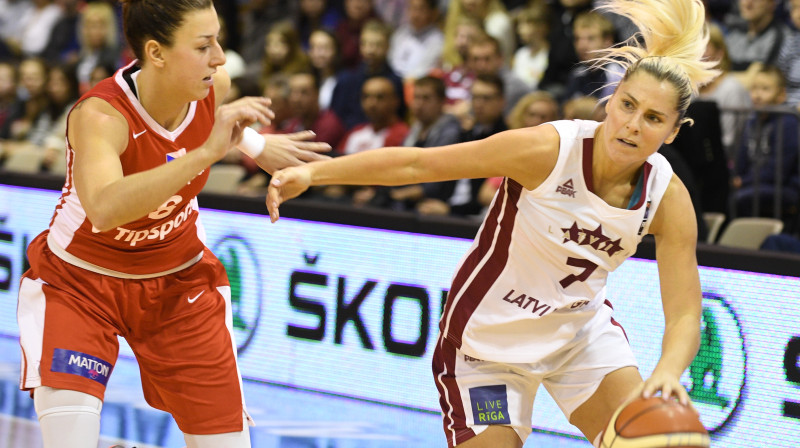 Elīna Babkina: 5 no 5 tālmetieniem uzvarā pār Čehiju
Foto: Romāns Kokšarovs, f64