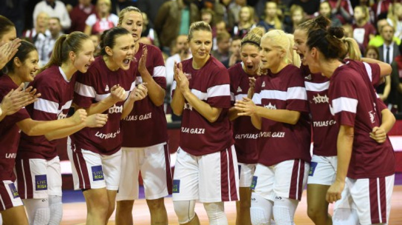 Latvijas sieviešu valstsvienība piektdien 9. decembrī, uzzinās pretinieces Eiropas čempionāta finālturnīrā.
Foto: Romāns Kokšarovs, f64