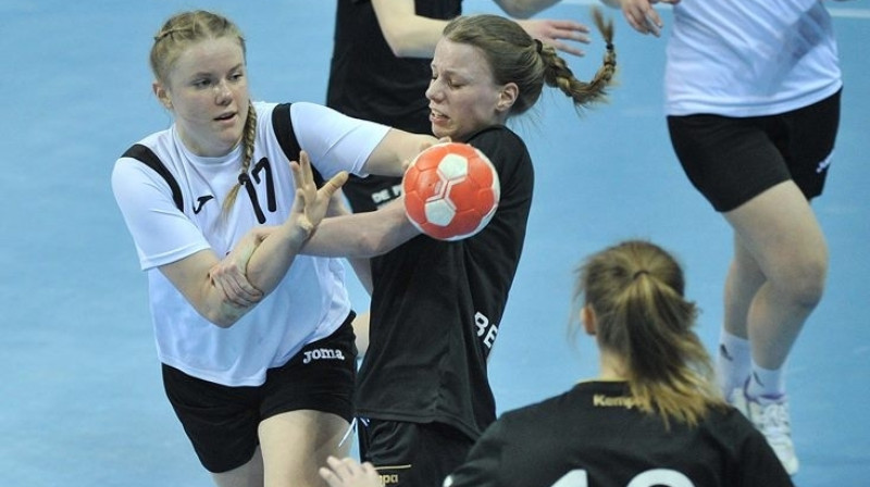 Dinija Purviņa (17)
Foto: 2016 IHF/EHF Women's Trophy