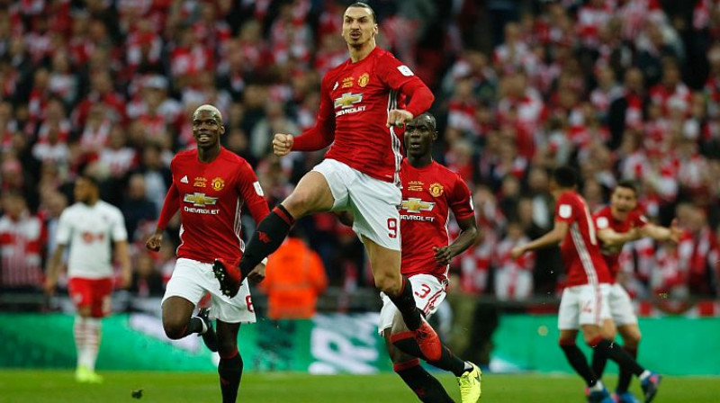 Zlatans Ibrahīmovičs spēles izskaņā izrāva uzvaru
Foto: AFP/Scanpix