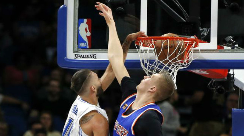 Evans Furnjē un Kristaps Porziņģis 
Foto: Reinhold Matay / usatoday.com