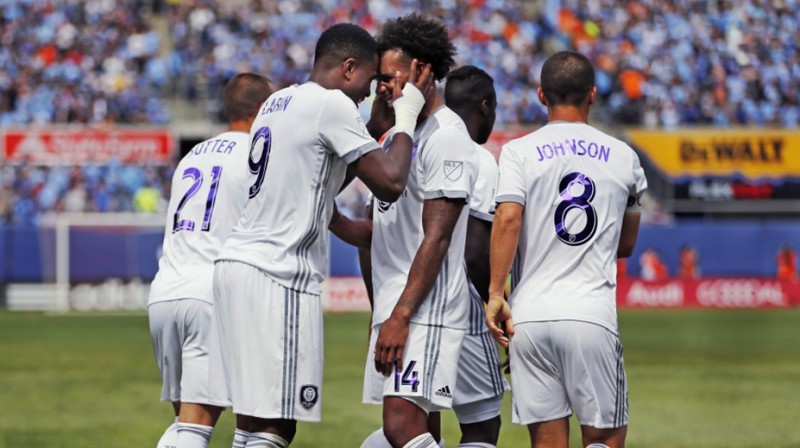 Kails Larins svin savus otros vārtus ar pārējo Orlando ''City'' komandu.
Foto: AP/Scanpix