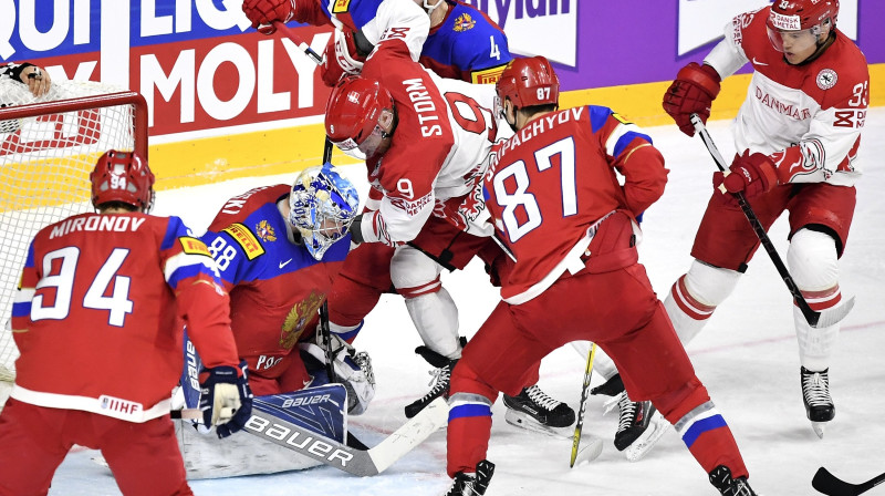 Cīņa Krievijas izlases vārtu priekšā
Foto: Sascha Steinbach/EPA/Scanpix