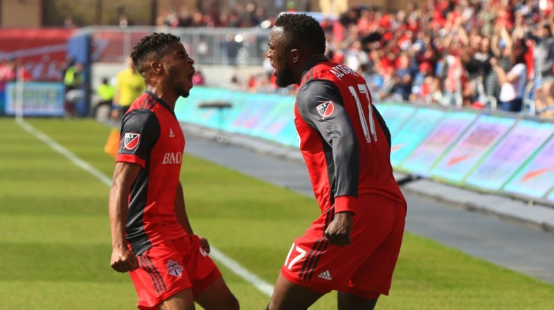 ''Toronto'' futbolisti svin vārtu guvumu. Klubs trešo reizi vēsturē iegājis sešu uzvaru sērijā.

Foto: Xinhua/Sipa USA/Scanpix