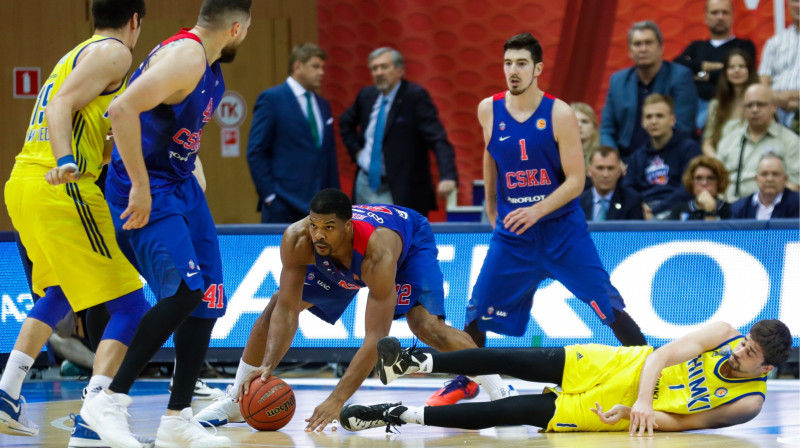 Cīņa uz parketa: Maskavas CSKA pret Maskavas apgabala "Khimki"
Foto: Mikhail Japaridze/TASS/Scanpix