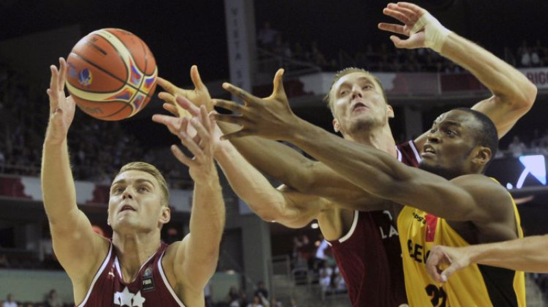 Rolands Freimanis un Kaspars Bērziņš
Foto: Romāns Kokšrovs/F64