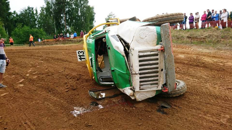 Staško avārija Hinsā
Foto: autocross.lv