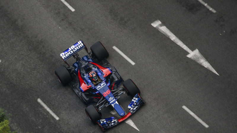 Nākamgad "Honda" motorus izmantos "Toro Rosso"
Foto: EPA/Scanpix