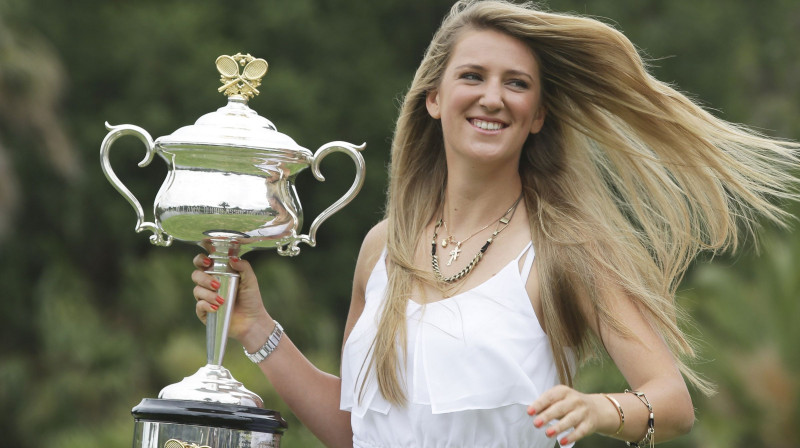 Viktorija Azarenka ar "Australian Open" trofeju 2013. gadā
Foto: AP/Scanpix