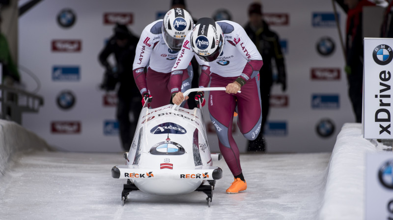 Oskars Ķibermanis un Matīss Miknis startā
Foto: Viesturs Lācis, bobslejs.lv