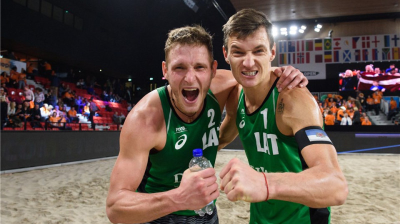 Edgars Točs un Mārtiņš Pļaviņš
Foto: FIVB