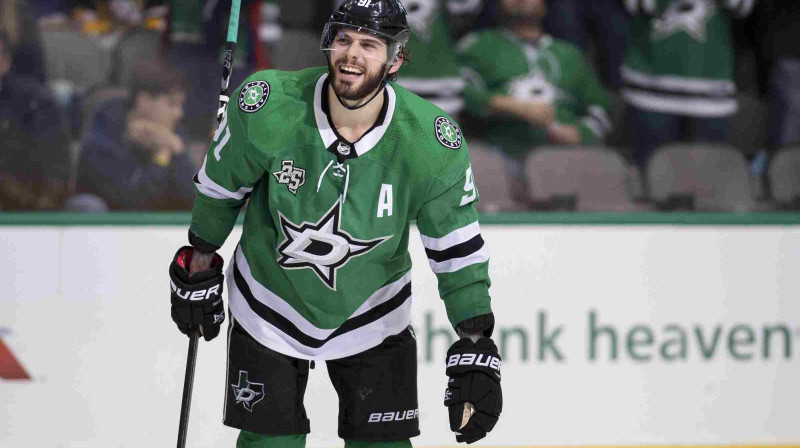 "Stars" uzbrucējs Tailers Segins guva vārtus un realizēja izšķirošo bullīti macā pret "Penguins"
Foto: USA Today Sports/Scanpix