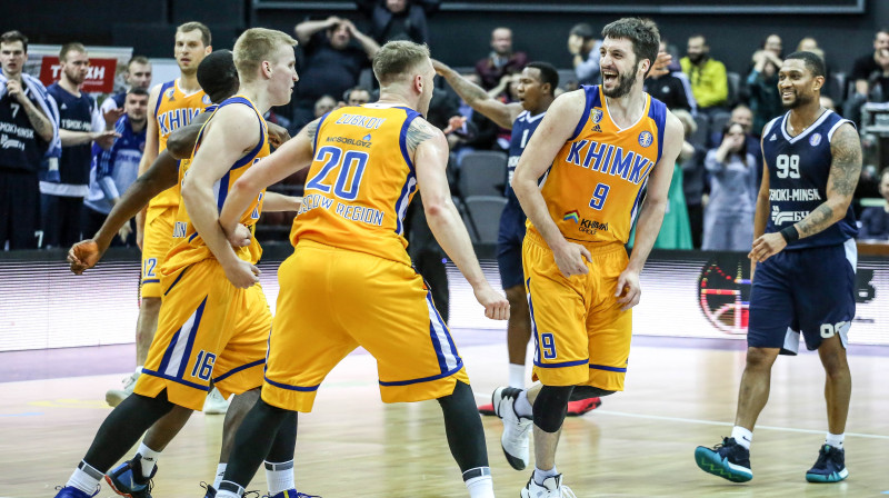 Maskavas apgabala "Khimki" basketbolistu prieki pēc fantastiski izrautās uzvaras (82:79) pār Minskas "Tsmoki"
Foto: VTB League