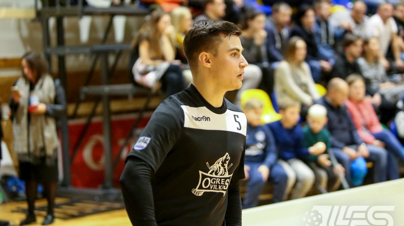 Edgars Birkenfelds kļuvis par aizvadītās Elvi florbola līgas rezultatīvāko debitantu:
Foto: Floorball.lv