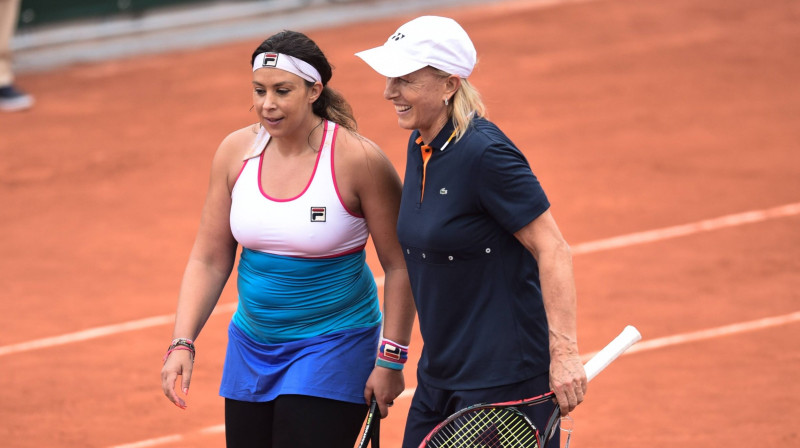 Mariona Bartoli 6. jūnijā "Roland Garros" kortos kopā ar Martinu Navratilovu
Foto: imago/Scanpix