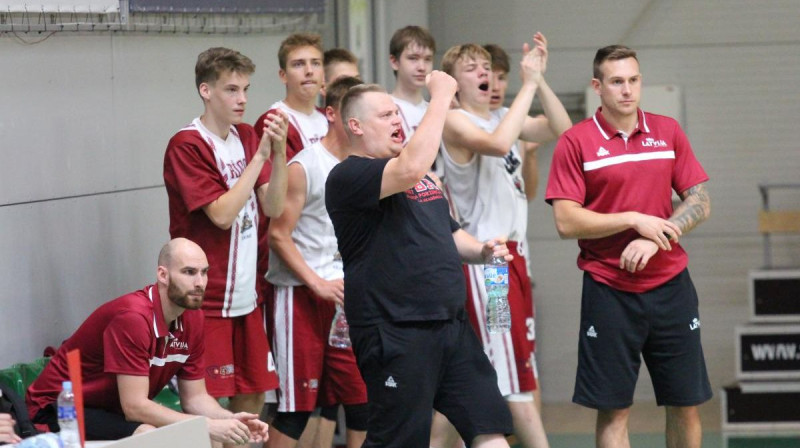 Latvijas U15 basketbola izlase spēlē ar Turciju
Foto: krepsinionamai.lt