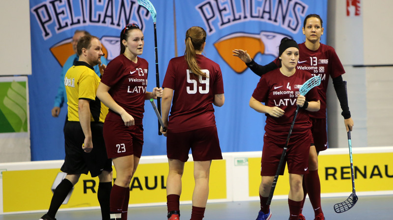 Latvijas izlase pēc vārtu guvuma. Foto: Ritvars Raits, floorball.lv