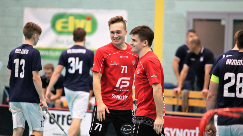 Komandā "Lielvārde/Fat Pipe" par labāko spēlētāju tika atzīts aizsargs Mariss Giņko (#71). Foto: Ritvars Raits, floorball.lv