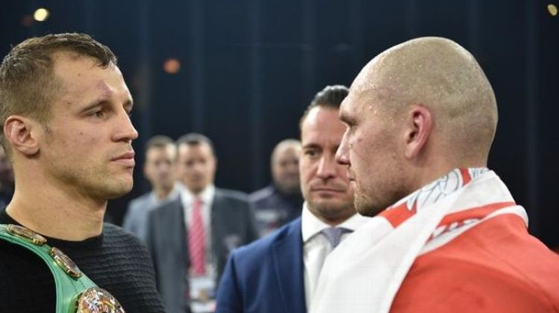 Mairis Briedis un Kšištofs Glovackis. Foto: World Boxing Superseries