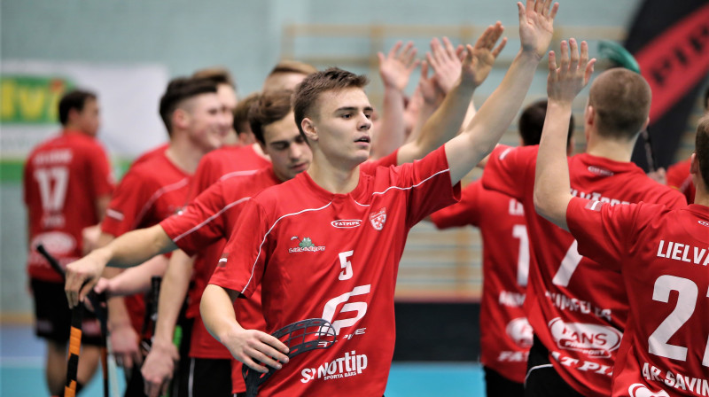 Lielvārdes florbolisti guvuši kārtējos vārtus. Foto: Ritvars Raits, floorball.lv