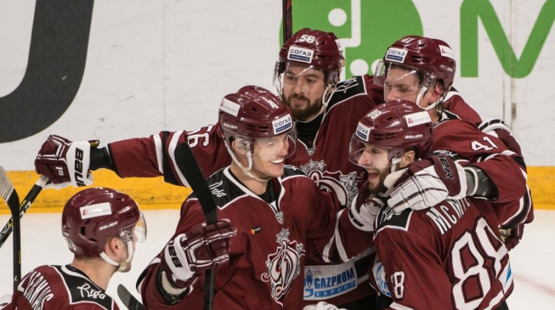 Nerijus Ališausks (centrā) iepriekšējā mačā tika atzīts par komandas labāko spēlētāju. Foto: Raimonds Volonts/dinamoriga.lv