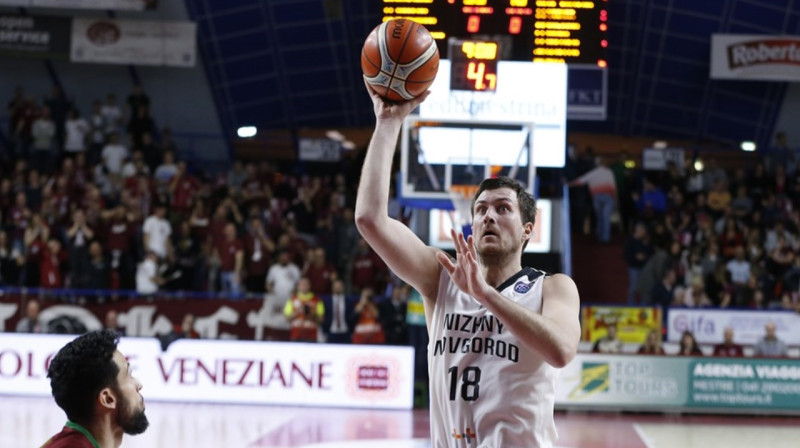 "Nizhny Novgorod" spēlētājs Vladimirs Dragičevičs iemeta 21 punktu. Foto: FIBA