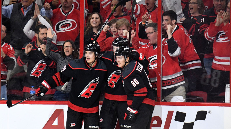 Karolīnas "Hurricanes" hokejisti. Foto: Grant Halverson/AFP/Scanpix