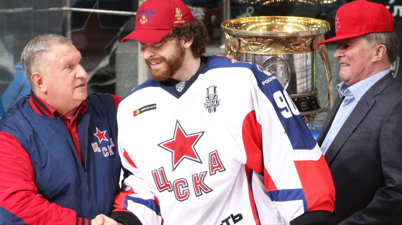 Maskavas CSKA vārtsargs Iļja Sorokins pēc triumfa Gagarina kausā. Foto: Sergei Bobylev/TASS/Scanpix