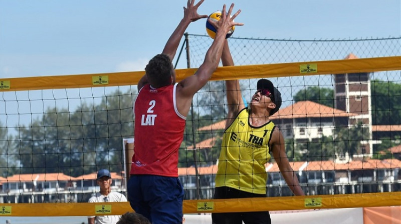 Aleksandrs Solovejs aizsardzībā. Foto: FIVB