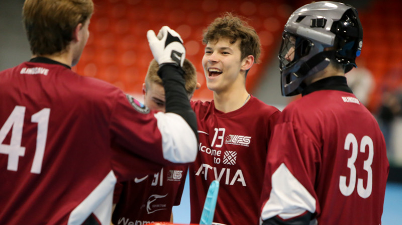 Vidū - abu vārtu autors Klāvs Jansons. Foto: Ritvars Raits, floorball.lv