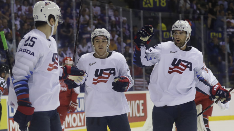 ASV izlases hokejisti svin vārtu guvumu. Foto: AP/Scanpix