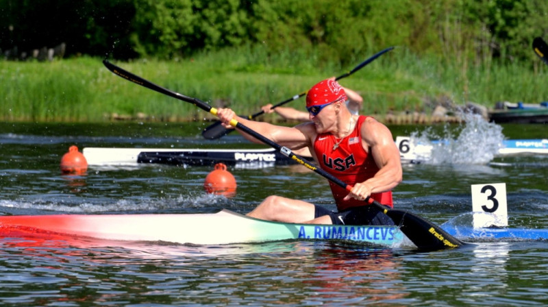 Aleksejs Rumjancevs pašās pirmajās ''Sudraba Airi" sacensībās 2013. gadā. Foto: canoe.lv