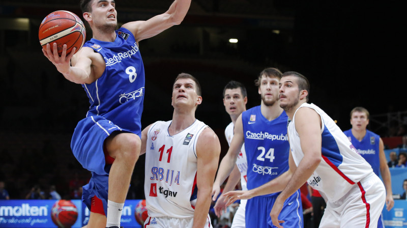 Tomāšs Satoranskis un Jans Veselijs (zilajās formās). Foto: AP / Scanpix