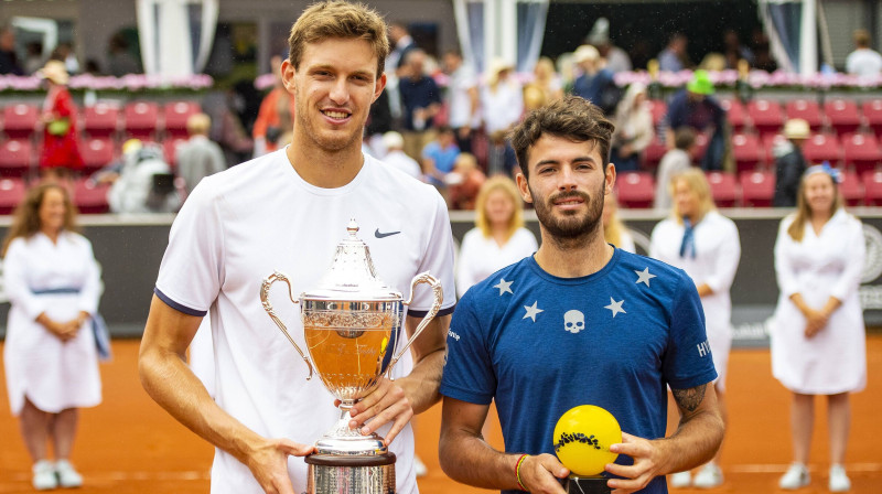 Nikolass Džarrī un Huans Ignasio Londero. Foto: imago/Scanpix