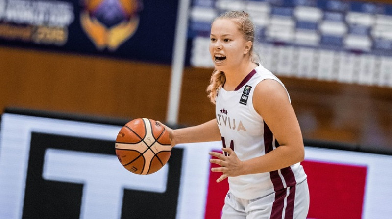 Jete Nulle spēlē pret Kanādu. Foto: FIBA