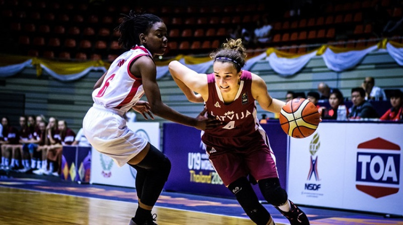 Nikola Ozola spēlē pret Mozambiku. Foto: FIBA