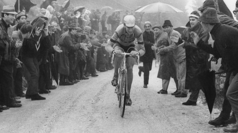 Feliče Džimondi 1967. gada "Giro d'Italia". Foto: Allsport Hulton