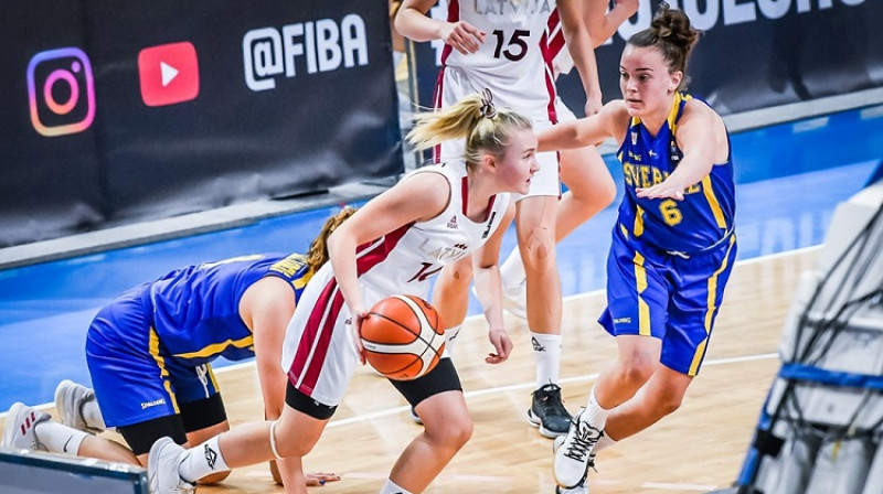 Elizabete Bulāne: 21 punkts uzvarā pār Zviedriju. Foto: FIBA