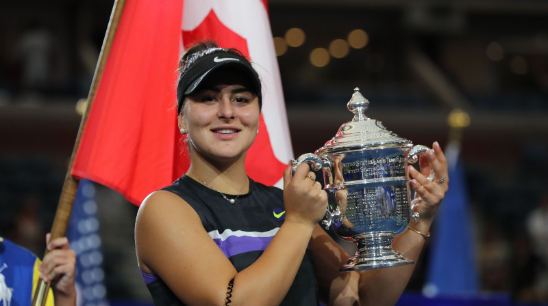 Bjanka Andresku ar "US Open" trofeju. Foto: AFP/Scanpix