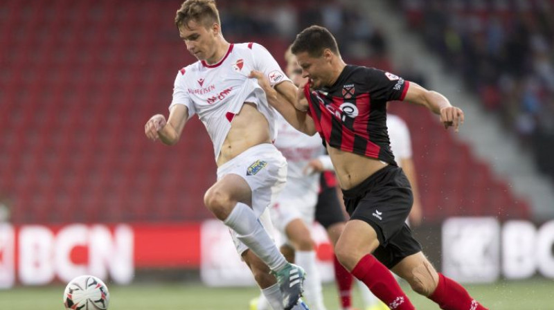 Roberts Uldriķis divcīņā ar Mārci Ošu Šveices līgā. Foto: FC Sion