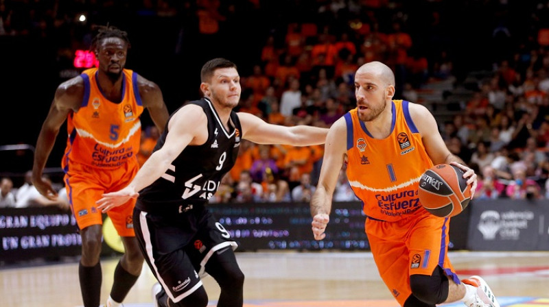 Rihards Lomažs un "Lyon ASVEL": četras uzvaras piecās mājas spēlēs. Foto: EPA/Scanpix