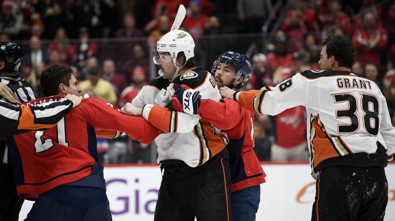 Gārnets Hetevejs pret Eriku Gudbransonu. Foto: AP/Scanpix